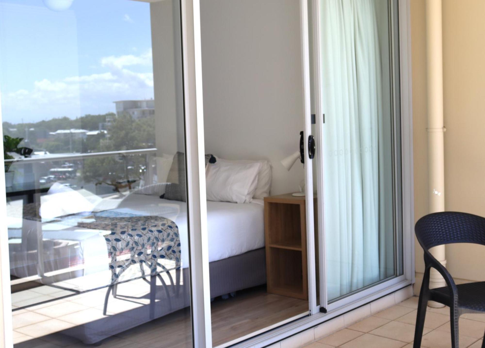 Redvue Holiday Apartments Redcliffe Exterior photo